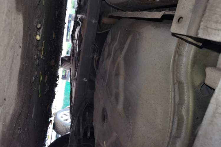 Used Nissan Livina 2013 Jingrui 1.6XL Manual Comfort Edition Chassis Rear