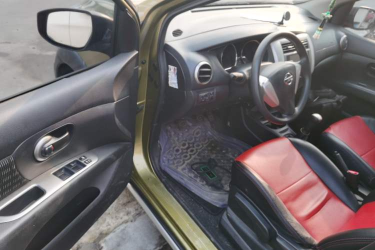 Used Nissan Livina 2013 JINRUI 1.6XV Manual Luxury Edition Driver Seat