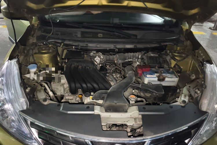 Used Nissan Livina 2013 JINRUI 1.6XV CVT Luxury Edition Engine Bay