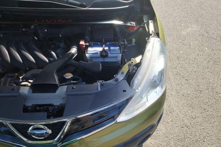 Used Nissan Livina 2013 JINRUI 1.6XV CVT Luxury Edition Engine Bay Left