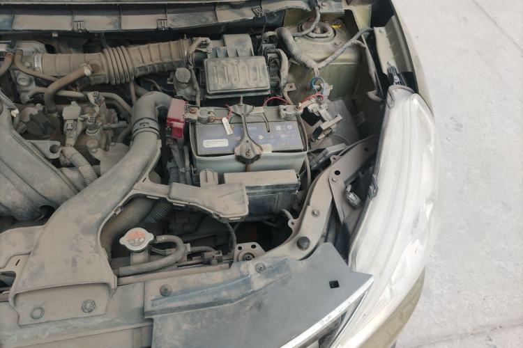 Used Nissan Livina 2013 Jingrui 1.6XL Manual Comfort Edition Engine Bay Left