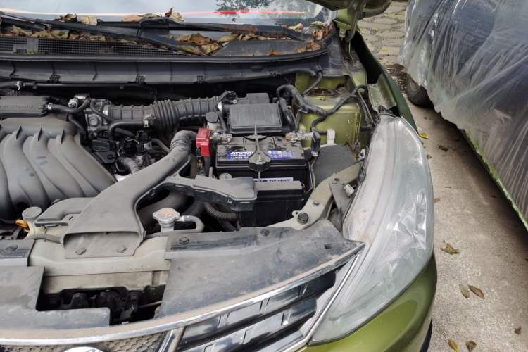 Used Nissan Livina 2013 Jingrui 1.6XL Manual Comfort Edition Engine Bay Left