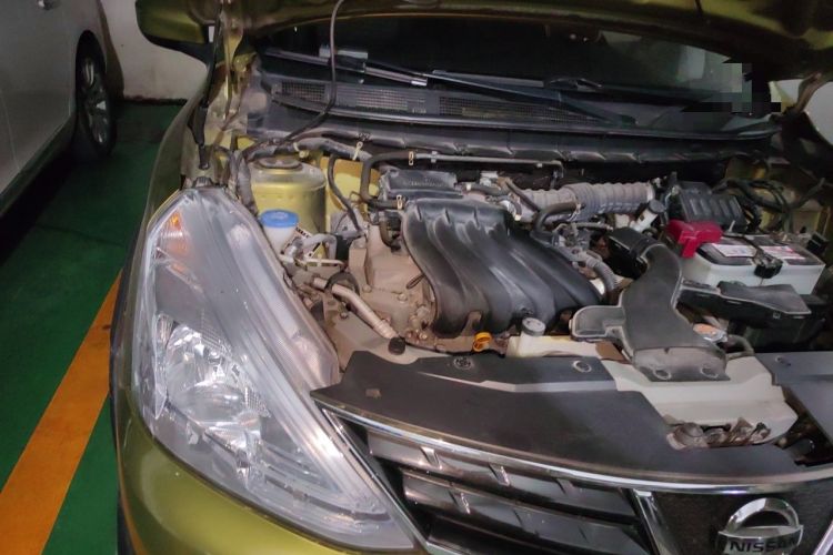 Used Nissan Livina 2013 Jingrui 1.6XL Manual Comfort Edition Engine Bay Right
