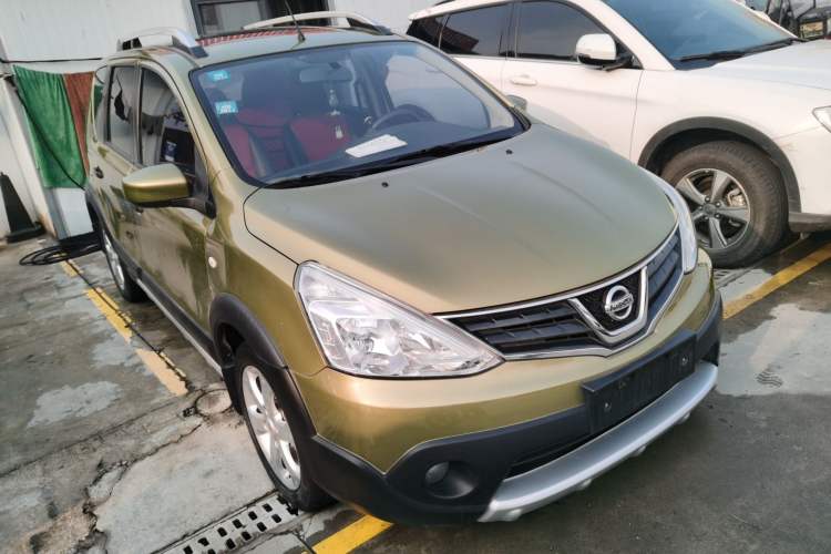 Used Nissan Livina 2013 JINRUI 1.6XV Manual Luxury Edition Front Right 45 Deg