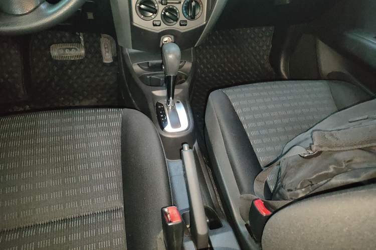 Used Nissan Livina 2013 Jinrui 1.6XL CVT Comfort Edition Gear Lever