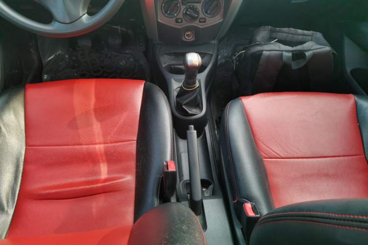 Used Nissan Livina 2013 JINRUI 1.6XV Manual Luxury Edition Gear Lever