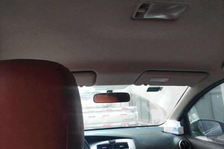 Used Nissan Livina 2013 Jingrui 1.6XL Manual Comfort Edition Headliner