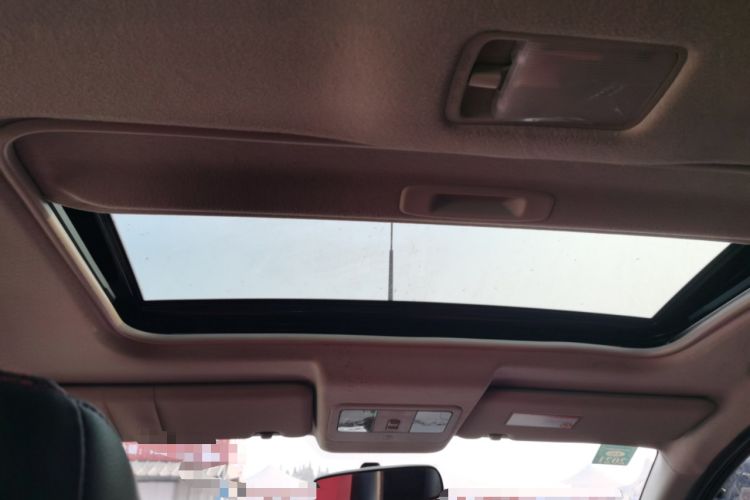 Used Nissan Livina 2013 JINRUI 1.6XV Manual Luxury Edition Headliner