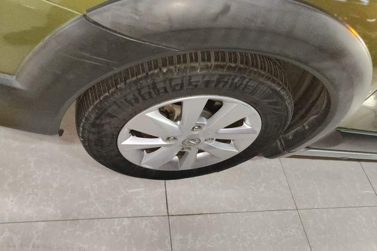 Used Nissan Livina 2013 Jinrui 1.6XL CVT Comfort Edition Left Front Wheel Hub