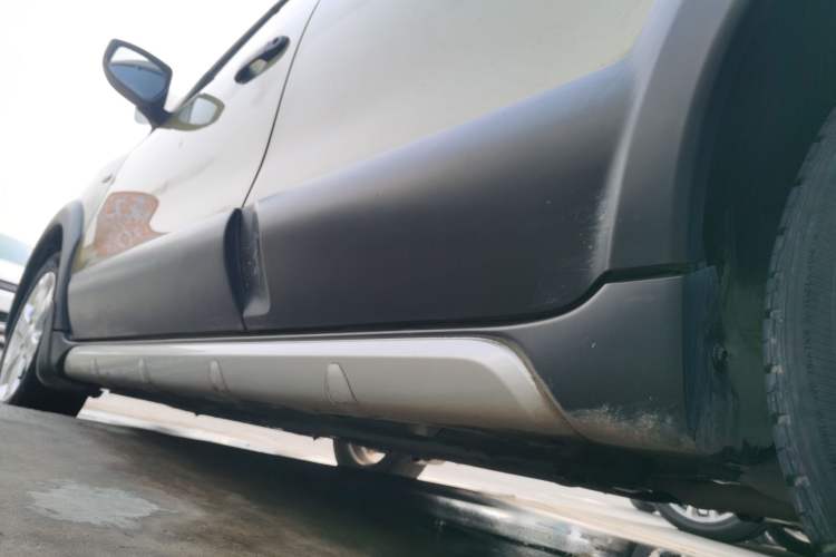 Used Nissan Livina 2013 JINRUI 1.6XV Manual Luxury Edition Left Side Sill