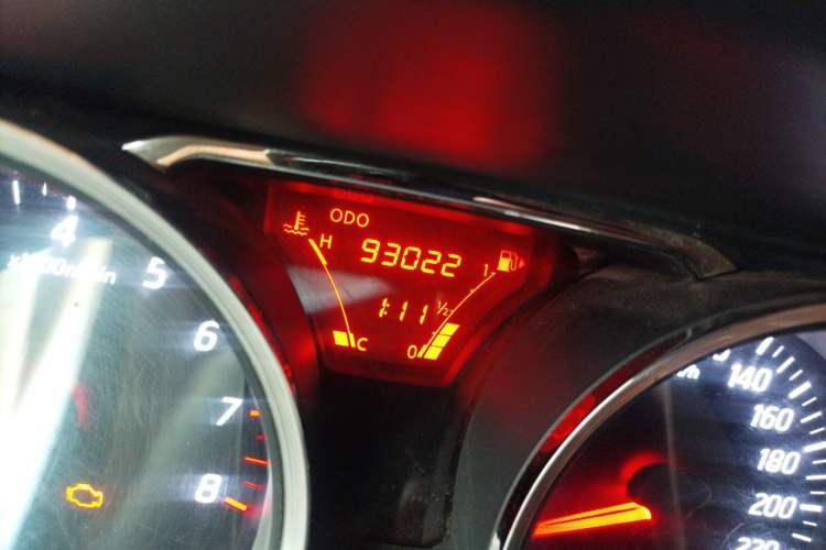Used Nissan Livina 2013 Jingrui 1.6XL Manual Comfort Edition Odometer Close Up