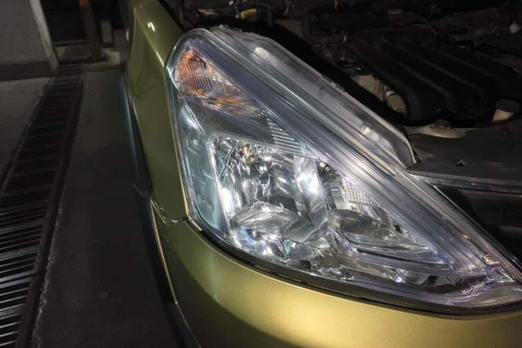 Used Nissan Livina 2013 JINRUI 1.6XV CVT Luxury Edition Right Front Headlight