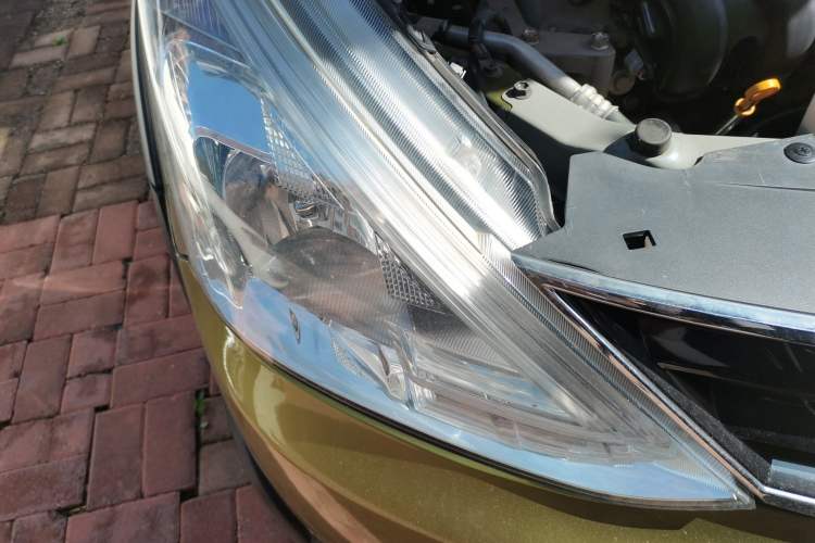 Used Nissan Livina 2013 Jinrui 1.6XL CVT Comfort Edition Right Front Headlight