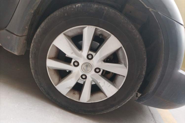 Used Nissan Livina 2013 Jingrui 1.6XL Manual Comfort Edition Right Front Wheel Hub