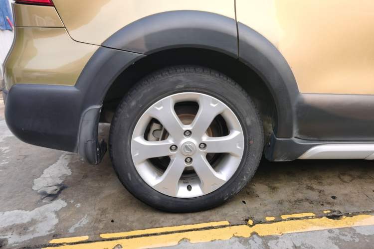 Used Nissan Livina 2013 JINRUI 1.6XV Manual Luxury Edition Right Rear Wheel Hub