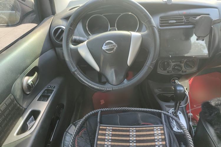 Used Nissan Livina 2013 JINRUI 1.6XV CVT Luxury Edition Steering Wheel