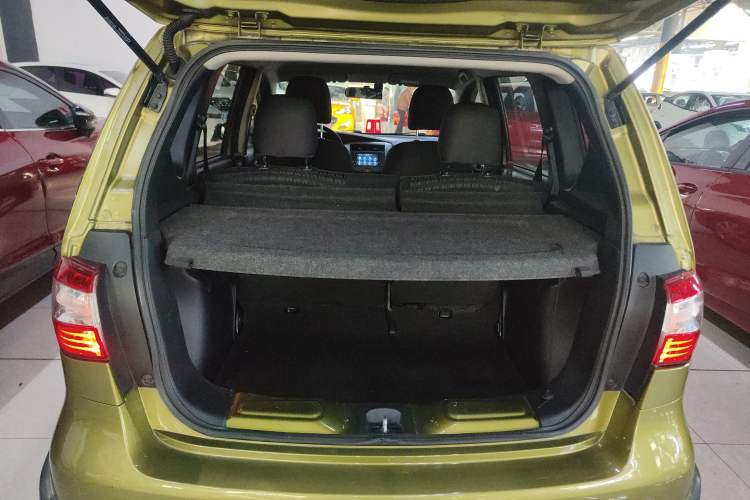 Used Nissan Livina 2013 Jinrui 1.6XL CVT Comfort Edition Trunk