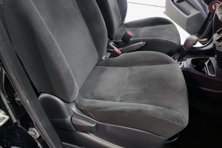 Used Nissan Livina 2015 1.6XE CVT Comfort Edition Interior 11