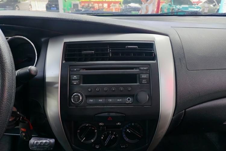 Used Nissan Livina 2015 1.6XE CVT Comfort Edition Interior 6