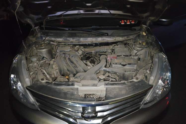 Used Nissan Livina 2015 1.6XE Manual Comfort Edition Engine Bay