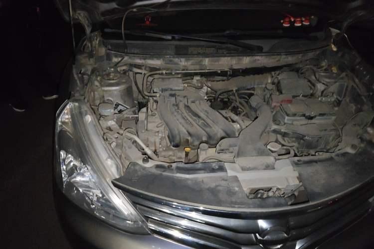 Used Nissan Livina 2015 1.6XE Manual Comfort Edition Engine Bay Right