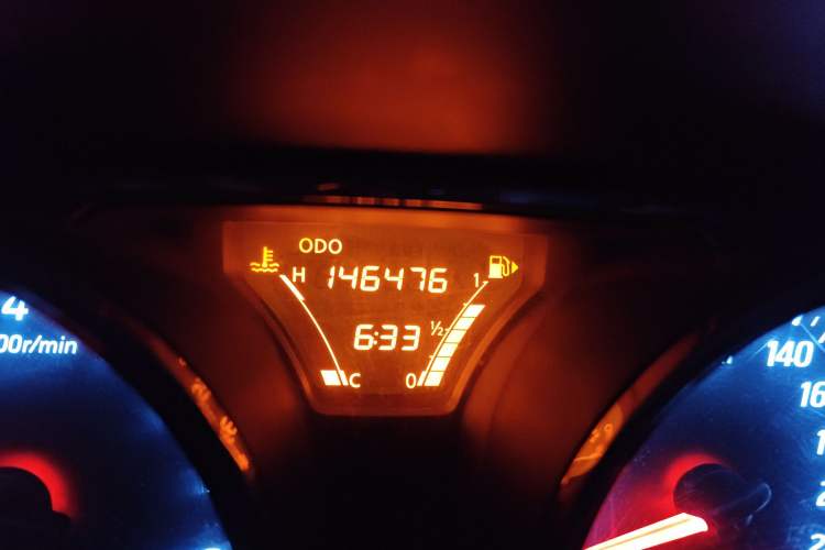 Used Nissan Livina 2015 1.6XE Manual Comfort Edition Odometer Close Up