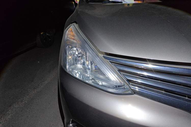 Used Nissan Livina 2015 1.6XE Manual Comfort Edition Right Front Headlight
