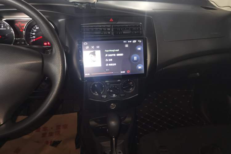 Used Nissan Livina 2015 1.6XE CVT Comfort Edition Audio And AC Panel