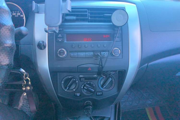 Used Nissan Livina 2015 1.6XE CVT Comfort Edition Audio And AC Panel