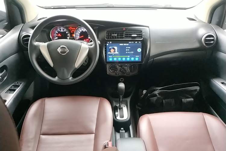 Used Nissan Livina 2015 Jinrui 1.6XV CVT Cool Cafe Edition Center Console