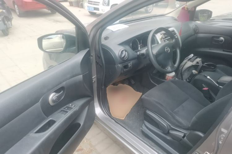 Used Nissan Livina 2015 1.6XE Manual Comfort Edition Driver Seat