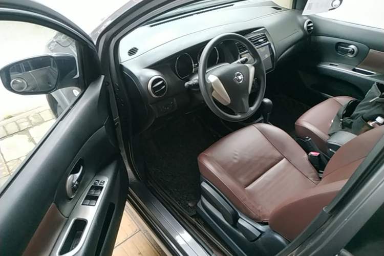Used Nissan Livina 2015 Jinrui 1.6XV CVT Cool Cafe Edition Driver Seat