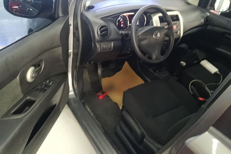 Used Nissan Livina 2015 1.6XE Manual Comfort Edition Driver Seat