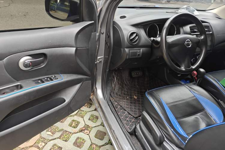 Used Nissan Livina 2015 1.6XE CVT Comfort Edition Driver Seat