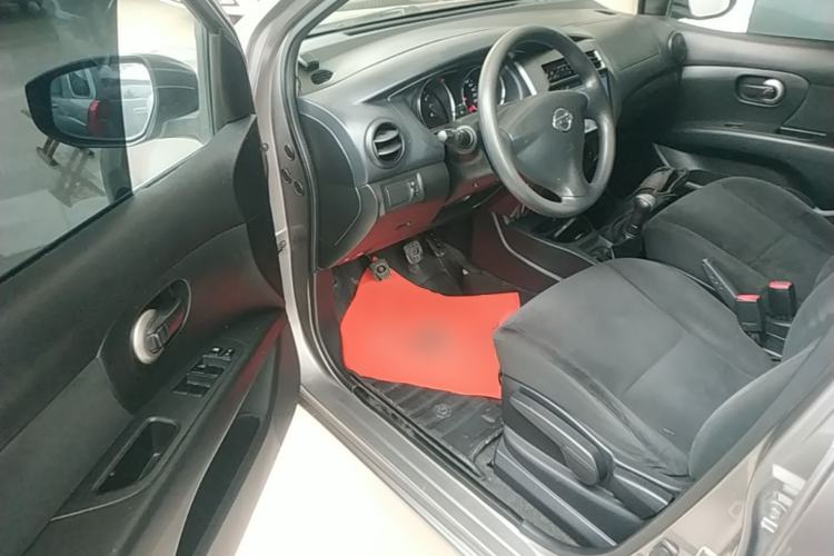 Used Nissan Livina 2015 1.6XE Manual Comfort Edition Driver Seat