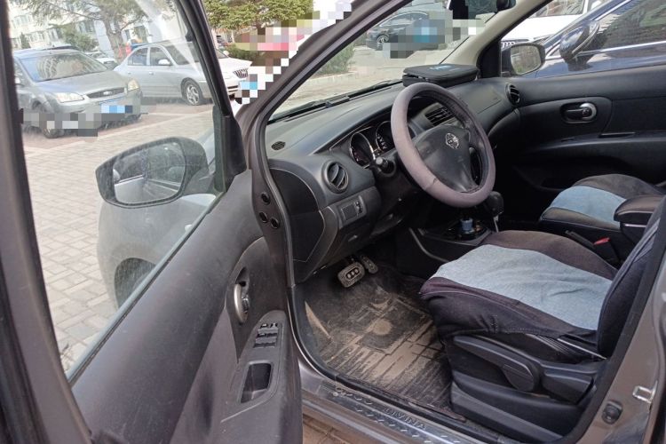 Used Nissan Livina 2015 1.6XE CVT Comfort Edition Driver Seat