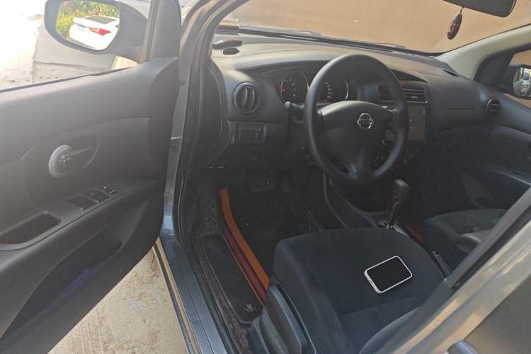 Used Nissan Livina 2015 1.6XE CVT Comfort Connect Edition Driver Seat
