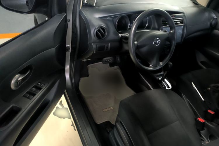 Used Nissan Livina 2015 1.6XE CVT Comfort Edition Driver Seat