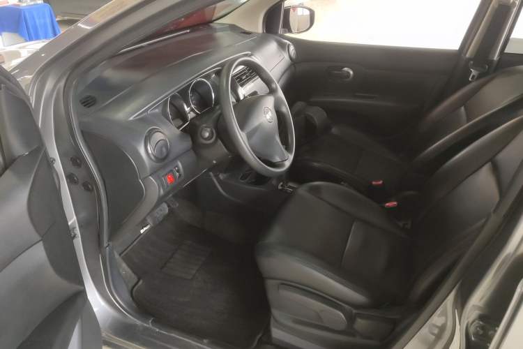 Used Nissan Livina 2015 1.6XE CVT Comfort Edition Driver Seat