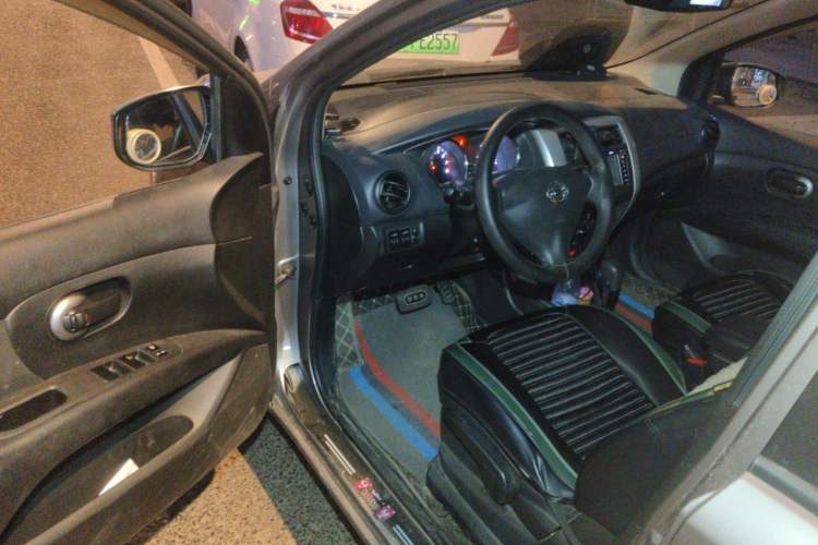 Used Nissan Livina 2015 1.6XE CVT Comfort Edition Driver Seat