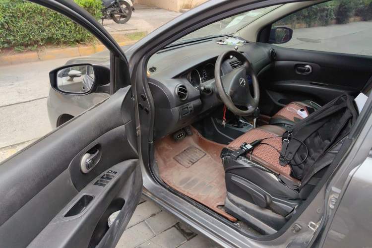 Used Nissan Livina 2015 1.6XE CVT Comfort Edition Driver Seat