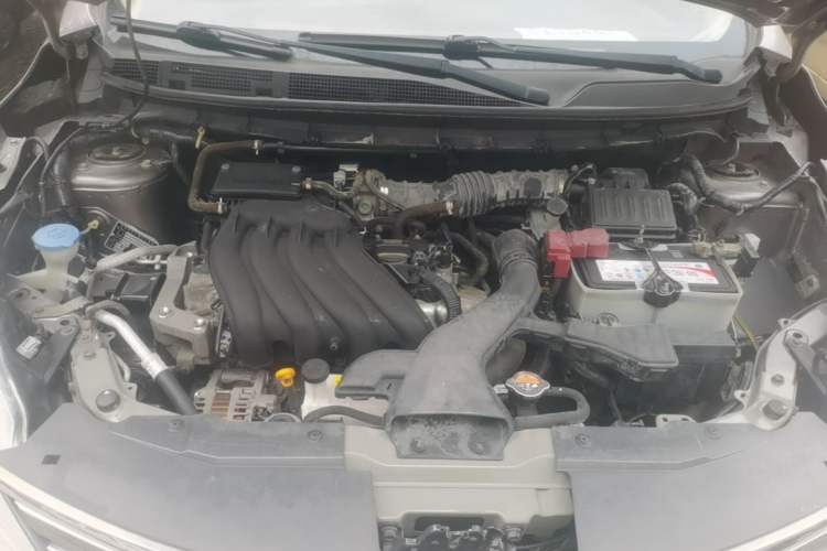 Used Nissan Livina 2015 1.6XE Manual Comfort Edition Engine Bay