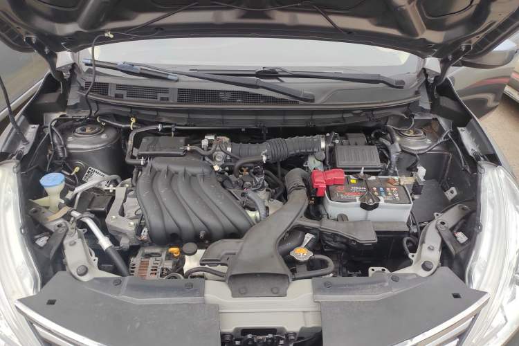 Used Nissan Livina 2015 1.6XE CVT Comfort Edition Engine Bay