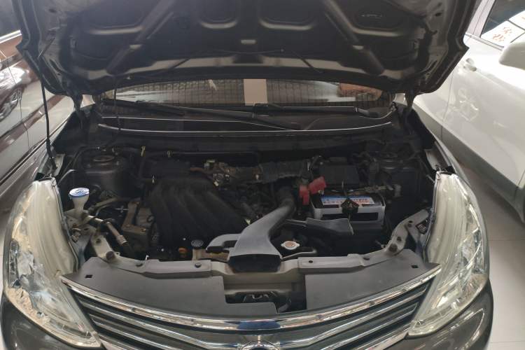 Used Nissan Livina 2015 1.6XE CVT Comfort Edition Engine Bay