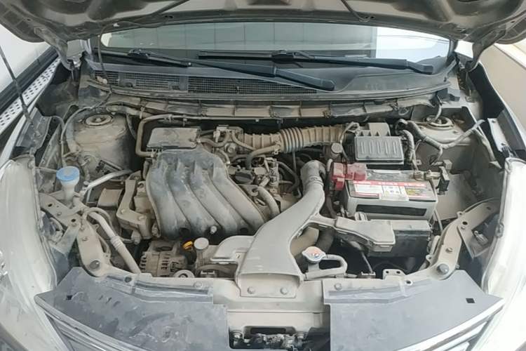 Used Nissan Livina 2015 1.6XE Manual Comfort Edition Engine Bay