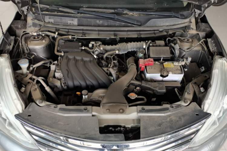 Used Nissan Livina 2015 1.6XE CVT Comfort Edition Engine Bay