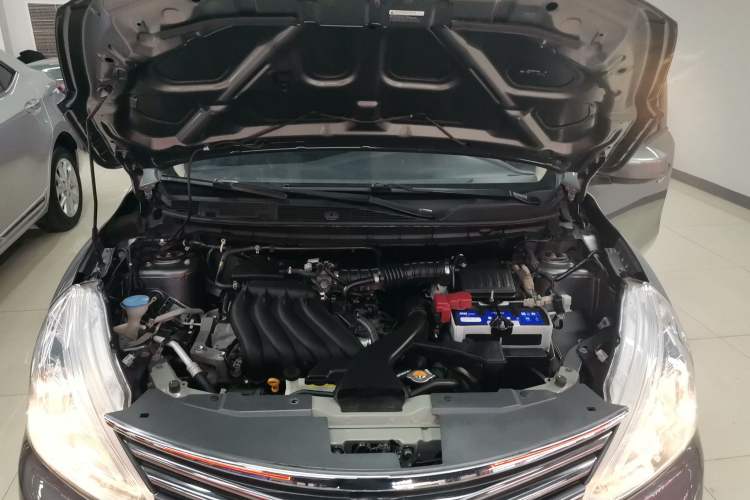 Used Nissan Livina 2015 1.6XE CVT Comfort Edition Engine Bay
