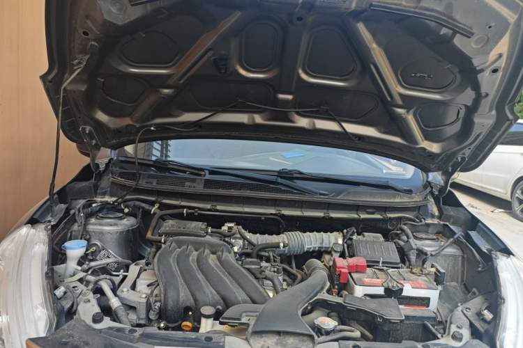 Used Nissan Livina 2015 1.6XE CVT Comfort Connect Edition Engine Bay