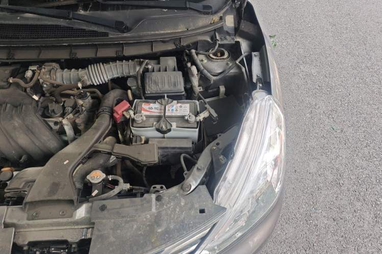 Used Nissan Livina 2015 1.6XE CVT Comfort Edition Engine Bay Left