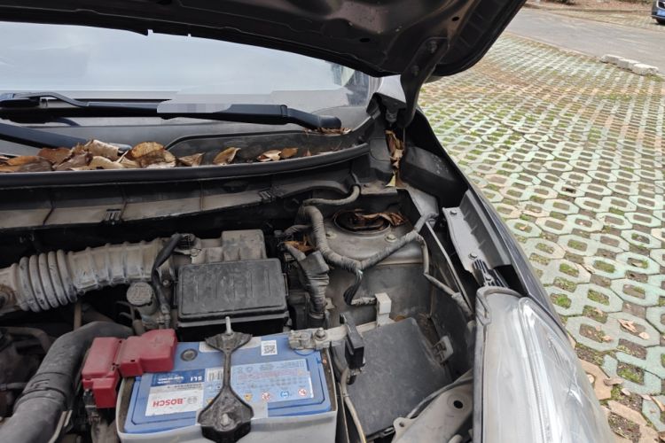 Used Nissan Livina 2015 1.6XE CVT Comfort Edition Engine Bay Left